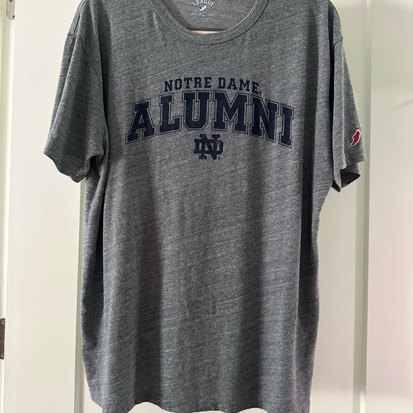 Notre Dame Alumni T-Shirt - Picture 1 of 4